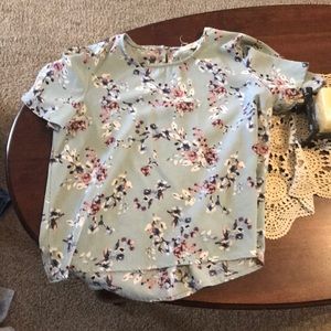 Flower top. Super cute!!